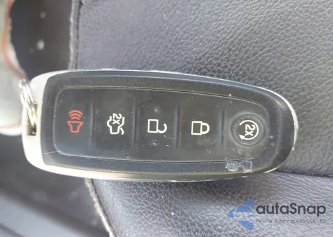 2014 Ford Focus Titanium from USA, damaged, VIN 1FADP3N2XEL447942